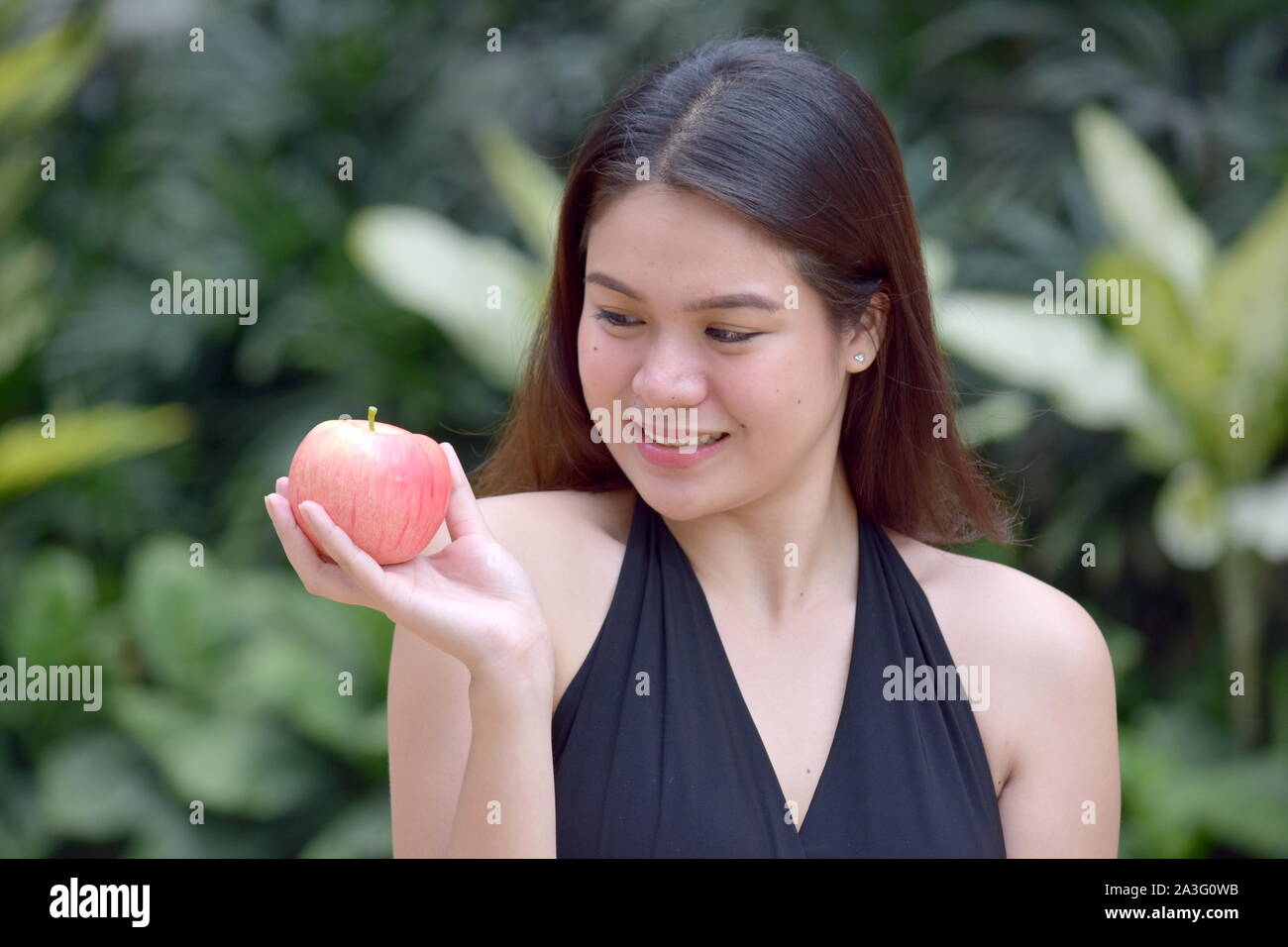 Asian apple hi-res stock photography and images - Alamy