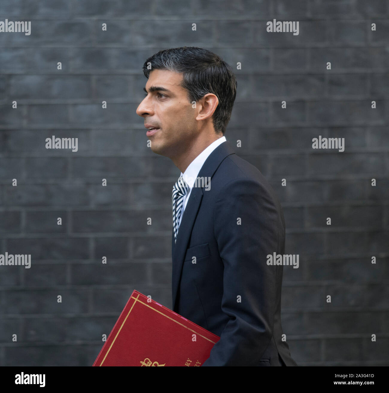 Chancellor rishi sunak in downing street hi-res stock photography and ...