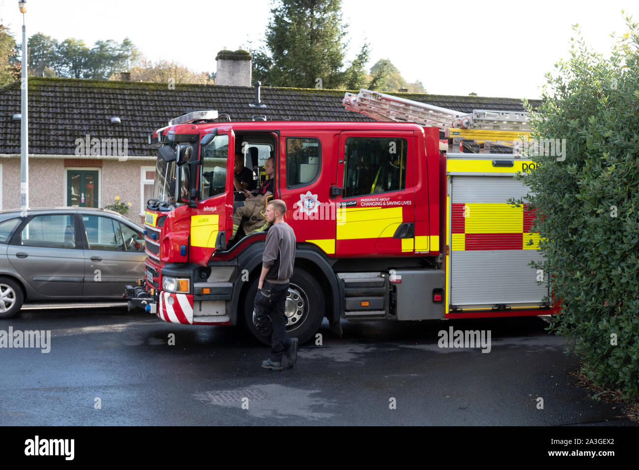 Salisbury, Wiltshire, UK. 8th Oct 2019. Fire engulfs a council flat in Norfolk Road Harnham Salisbury Wilts. Resident arrested early this morning . The resident was moved into the sheltered housing  flat after being move from hostel John Baker House after the Novichok attack in Salisbury. Credit: pcpexclusive/Alamy Live News Stock Photo
