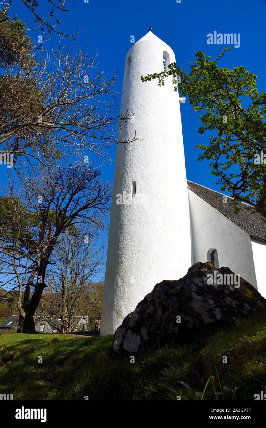 United Kingdom, Scotland, Highland, Inner Hebrides, Isle of Mull, Dervaig, Kilmore Church with a round tower Stock Photo