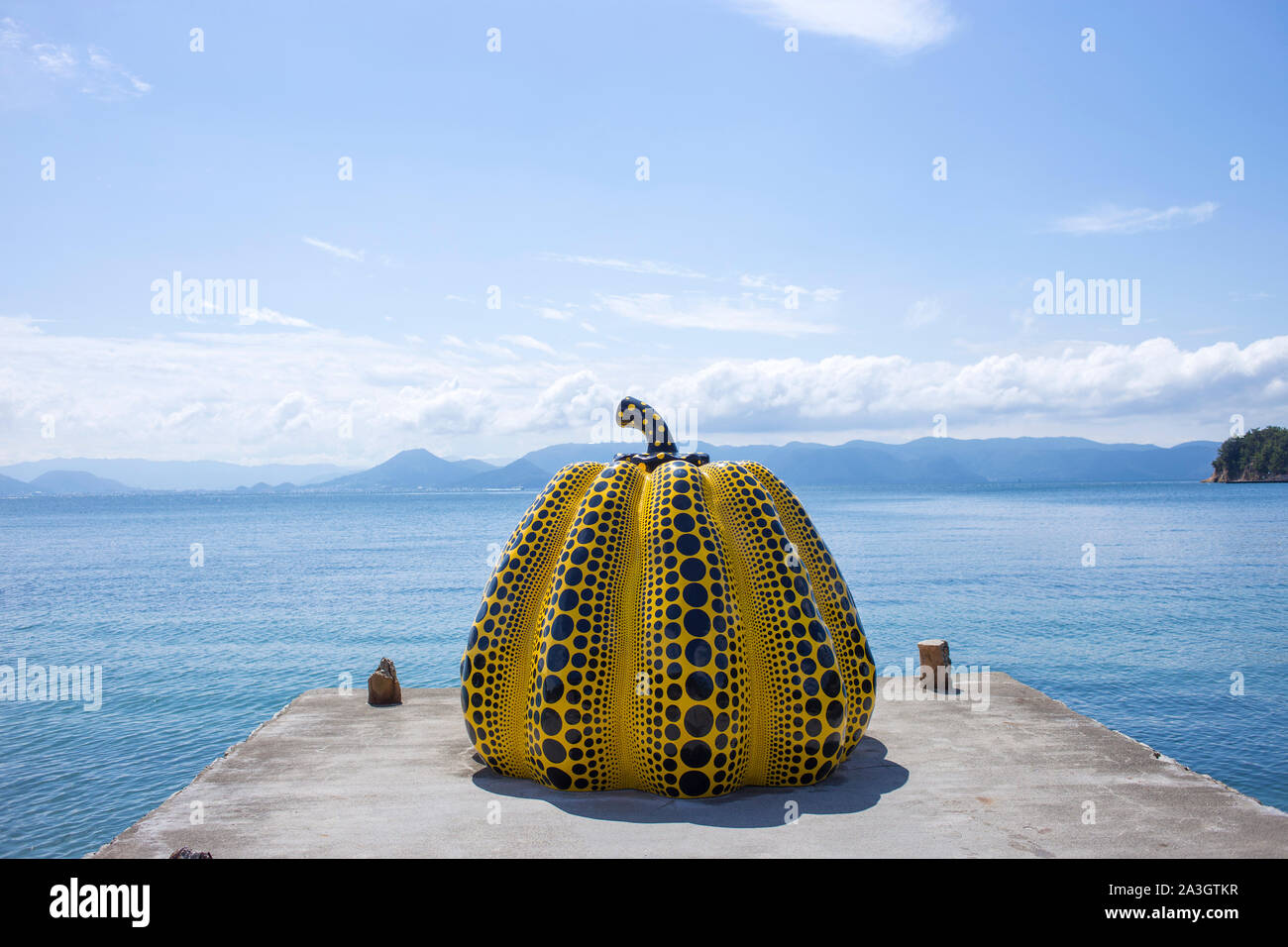 Yayoi kusama naoshima hi-res stock photography and images