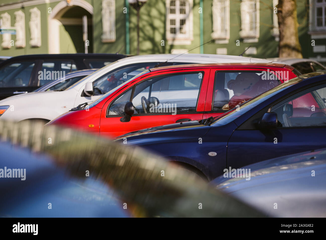 Crowded mall parking lot hi-res stock photography and images - Alamy