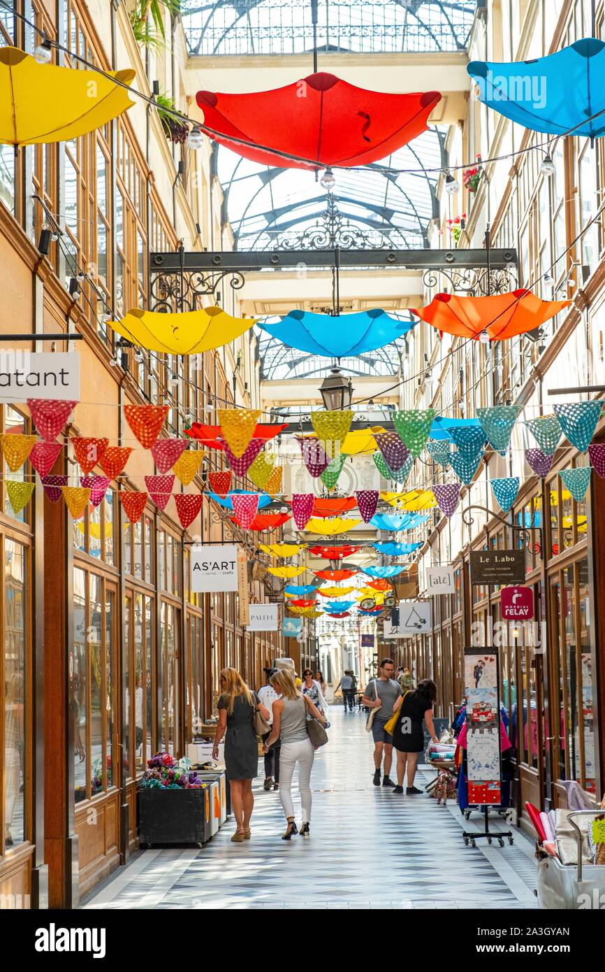 France, Paris, covered walkway of the Grand Cerf, the storm umbrellas of New Zealand's Glasscove boutique, Blunt Stock Photo
