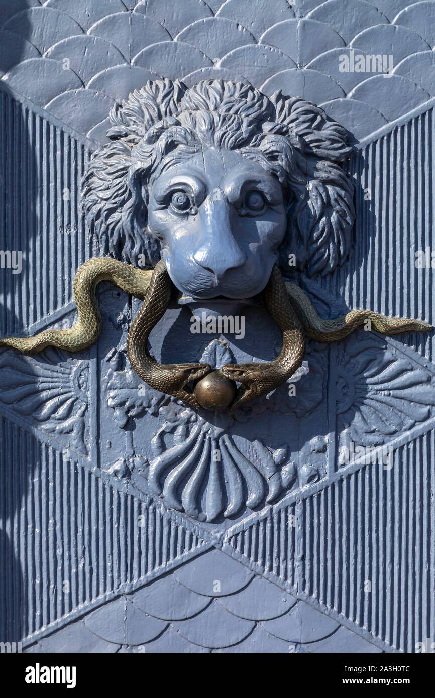 France, Yvelines, Saint Germain en Laye, Knocker of the door of the
