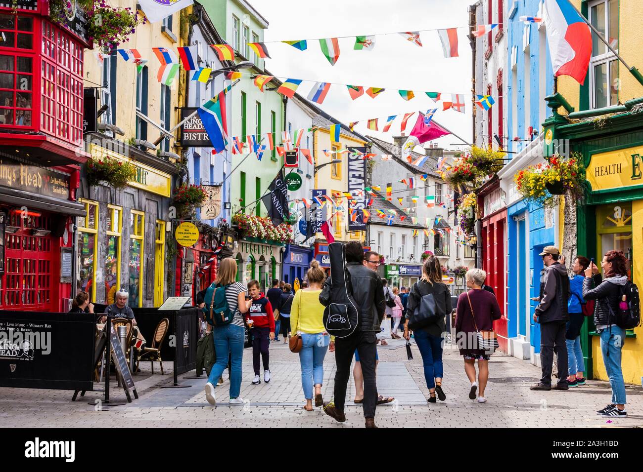 Ireland galway shop street hires stock photography and images Alamy