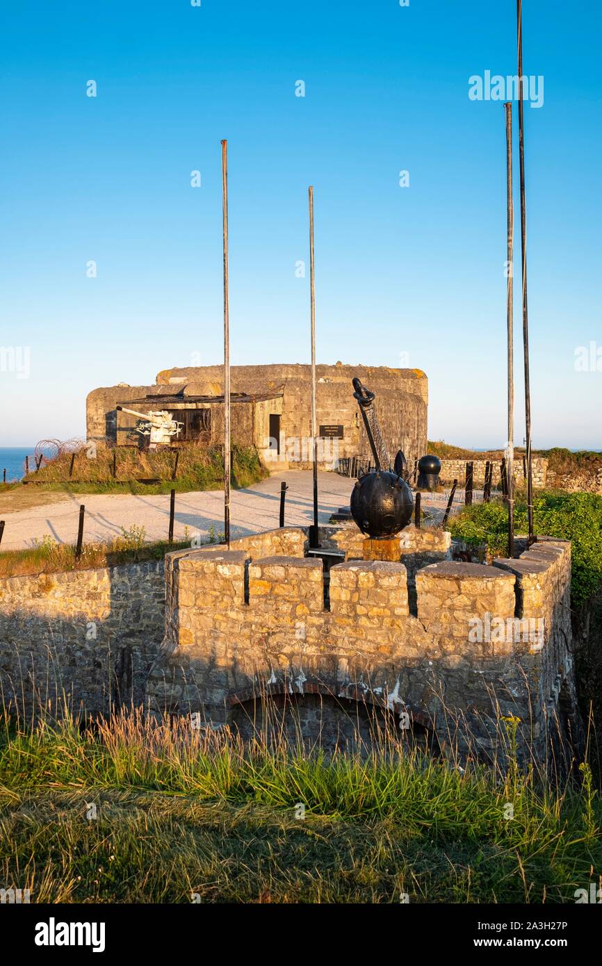 France, Finistere, Armorica Regional Natural Park, Crozon Peninsula, Camaret-sur-Mer, Pointe de Pen-Hir, the Battle of the Atlantic Memorial Museum on the site of Fort Kerbonn in a former casemate of the Second World War Stock Photo