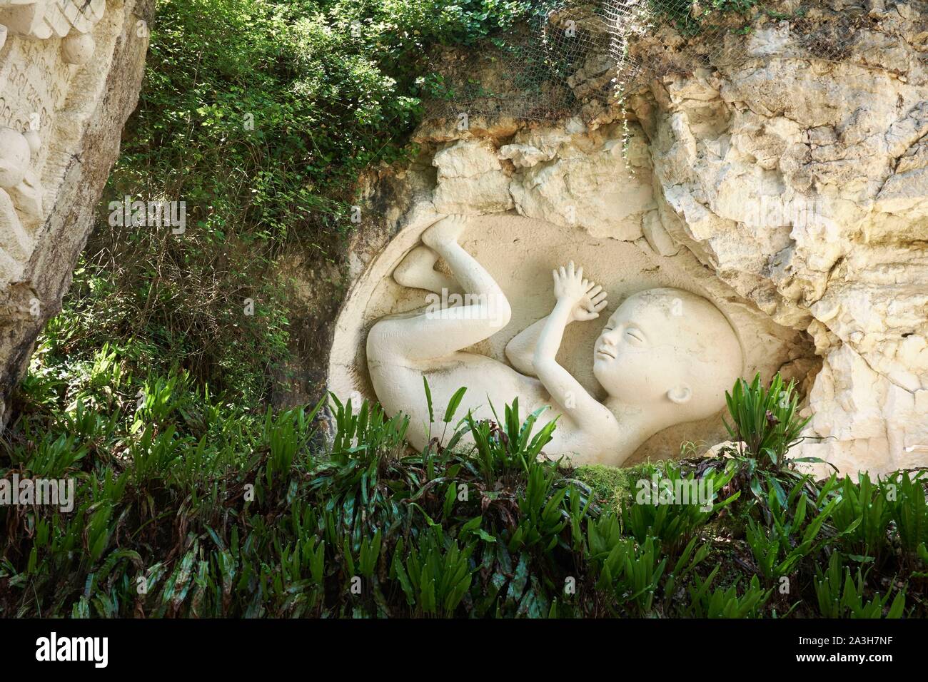 France, Charente Maritime, Port d'Envaux, Les Lapidiales, Land art, outdoor  sculptures in the Chabossieres career Stock Photo - Alamy