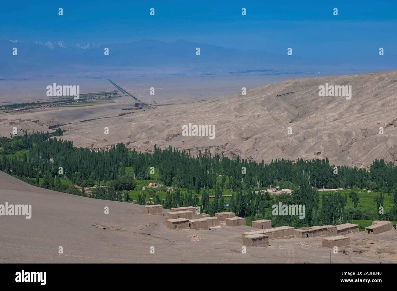 China, Xinjiang autonomous region, Turfan or Turpan, grape valley, with Tien Shan range in the back Stock Photo