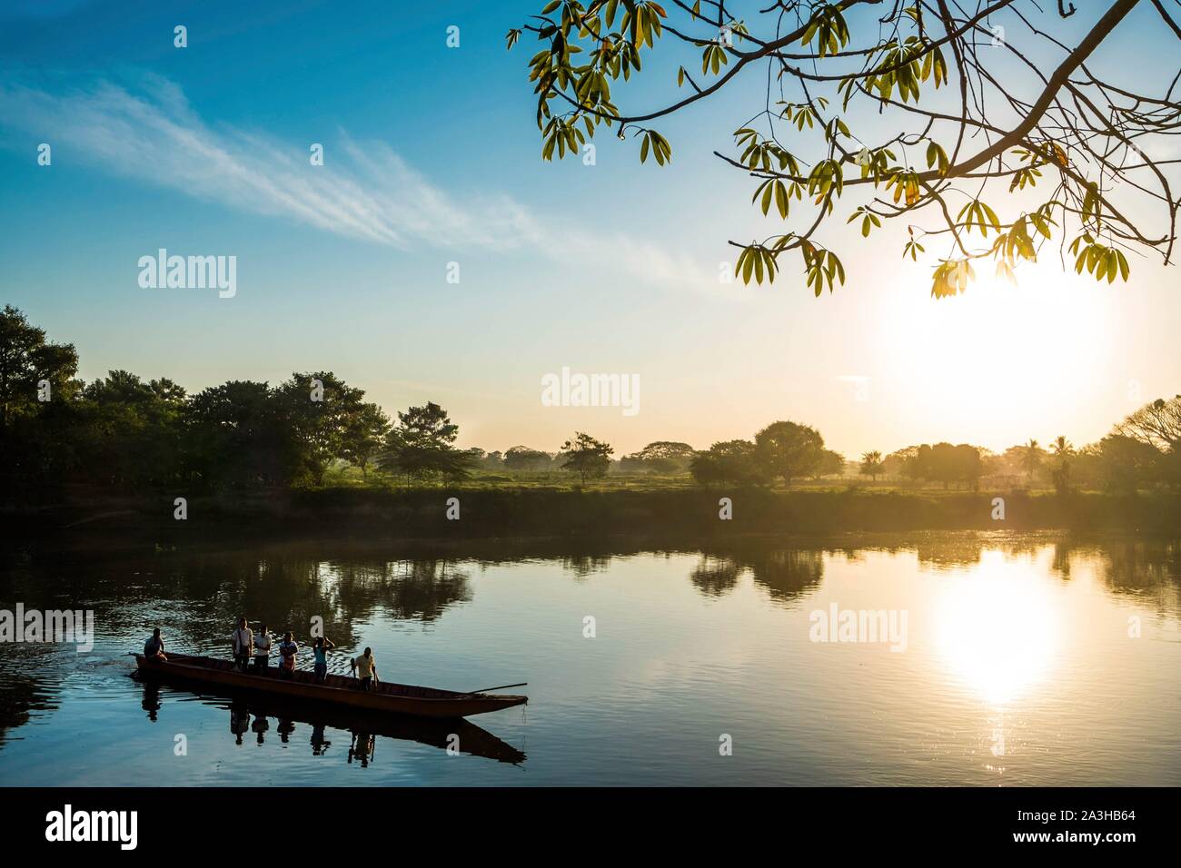 Colombia, Bolivar, Santa Cruz de Mompox, registered World Heritage by UNESCO, canoes permitting to cross the Rio Magdalena from one bank to another Stock Photo