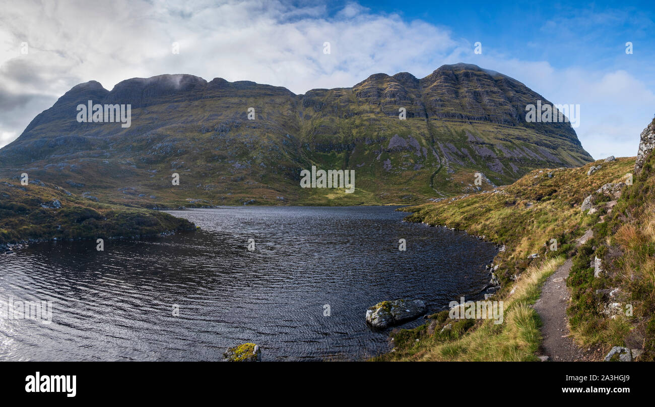 Loch a' Choire Dubh to Suilven  mountain in Inverpoly National Nature Reserve Assynt Sutherland, Scottish Highlands Caisteal Liath summit on right Stock Photo
