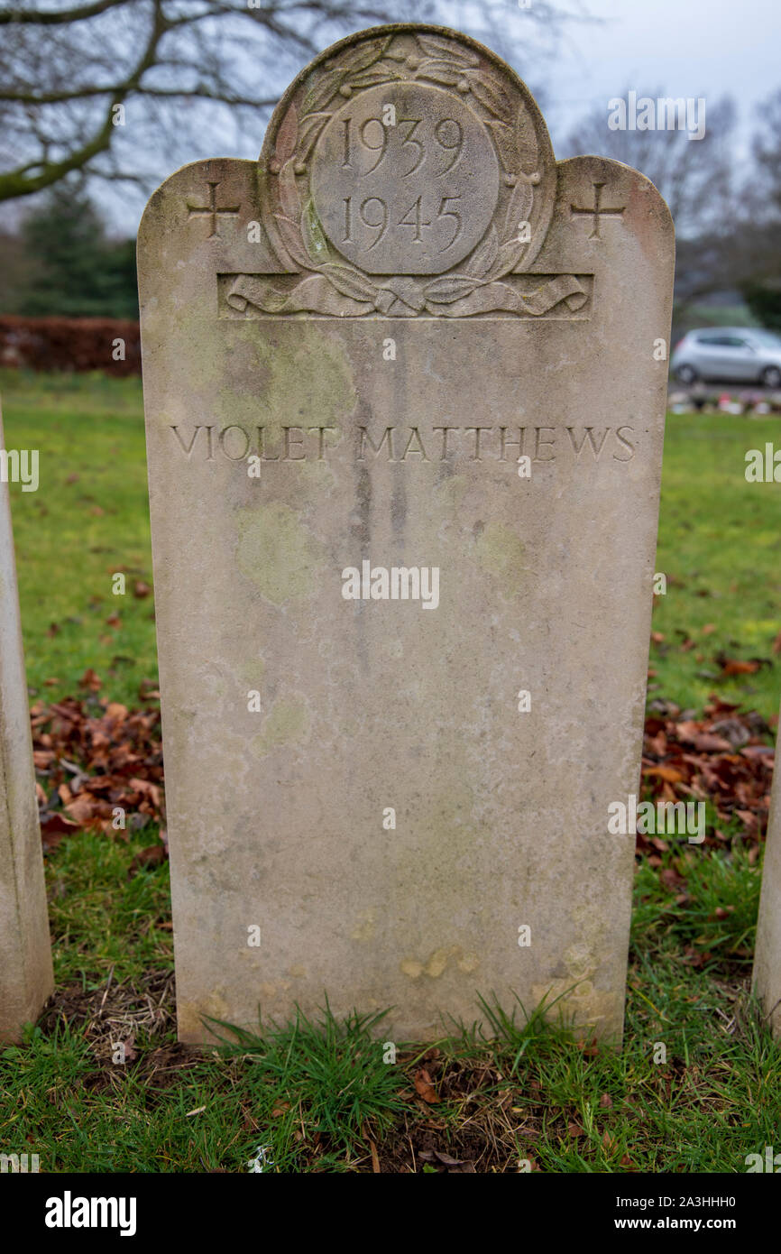 The 1939-1945 Bath Air Raid Grave of Violet Matthews at Haycombe Cemetery, Bath, England Stock Photo