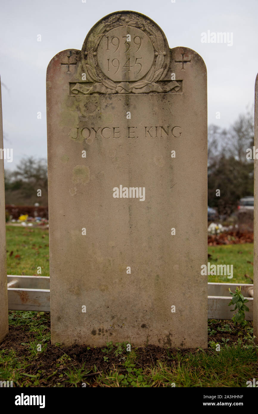 The 1939-1945 Bath Air Raid Grave of Joyce Elizabeth King at Haycombe Cemetery, Bath, England Stock Photo
