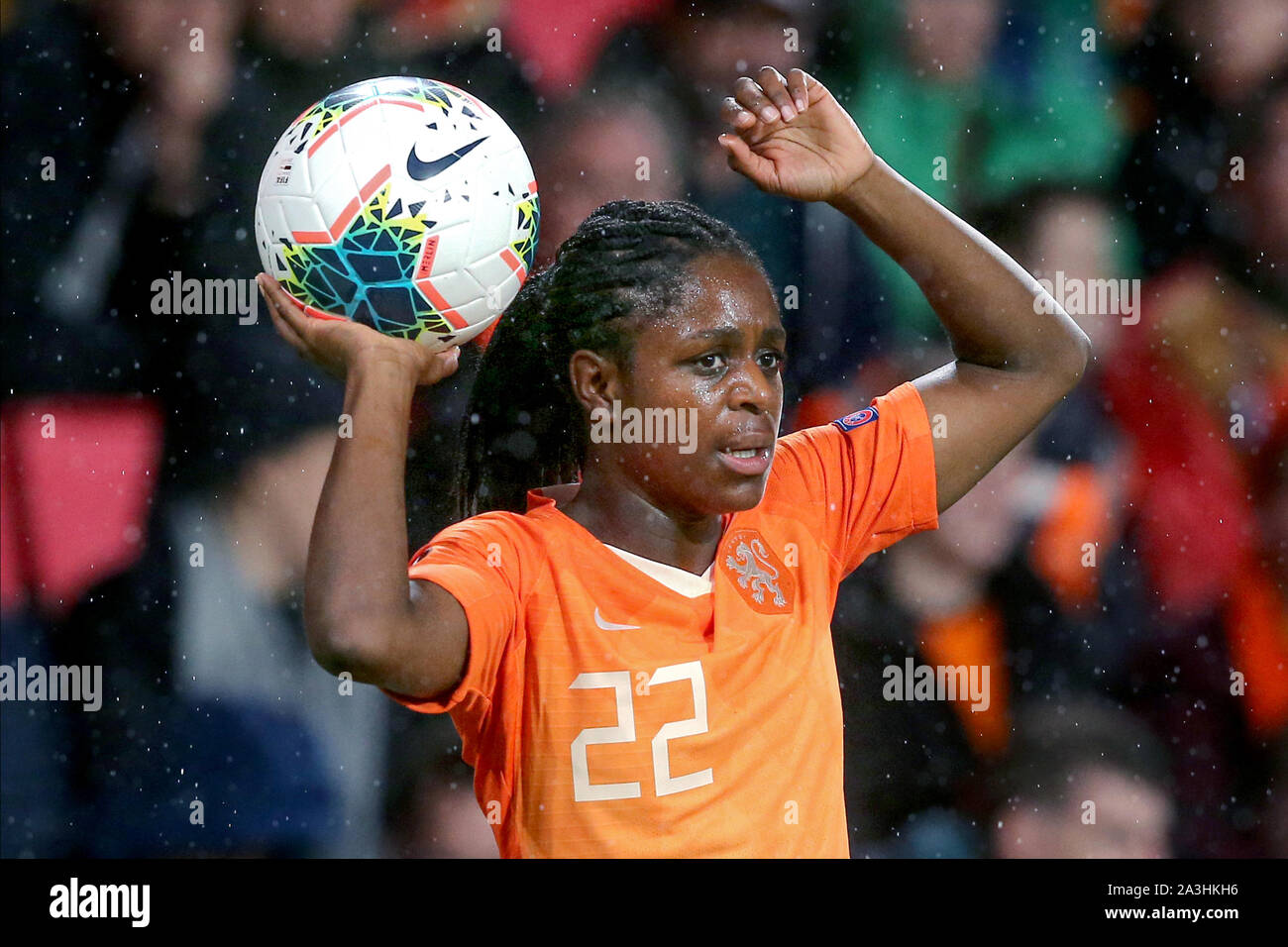 Eindhoven, Nederlands. 08th Oct, 2019. EINDHOVEN, 08-10-2019, Philips stadium, Qualifying round - Group A, Netherlands - Russia (Women), season 2019/2020, Netherlands player Liza van der Most during throw-in during the game Netherlands - Russia (Women). Credit: Pro Shots/Alamy Live News Stock Photo