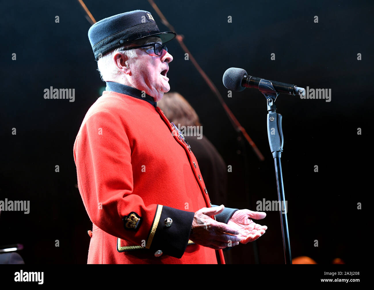 Colin Thackery performs with the Bournemouth Sympathy Orchestra at Classic FM Live at London's Royal Albert Hall. Stock Photo