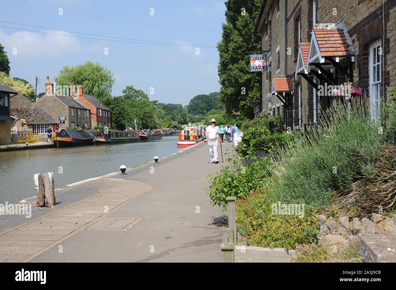 Stoke bruerne view hi-res stock photography and images - Alamy