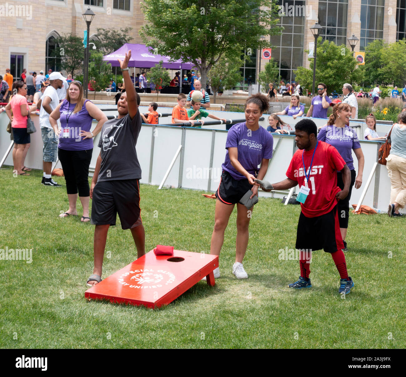 Bean bag toss hires stock photography and images Alamy