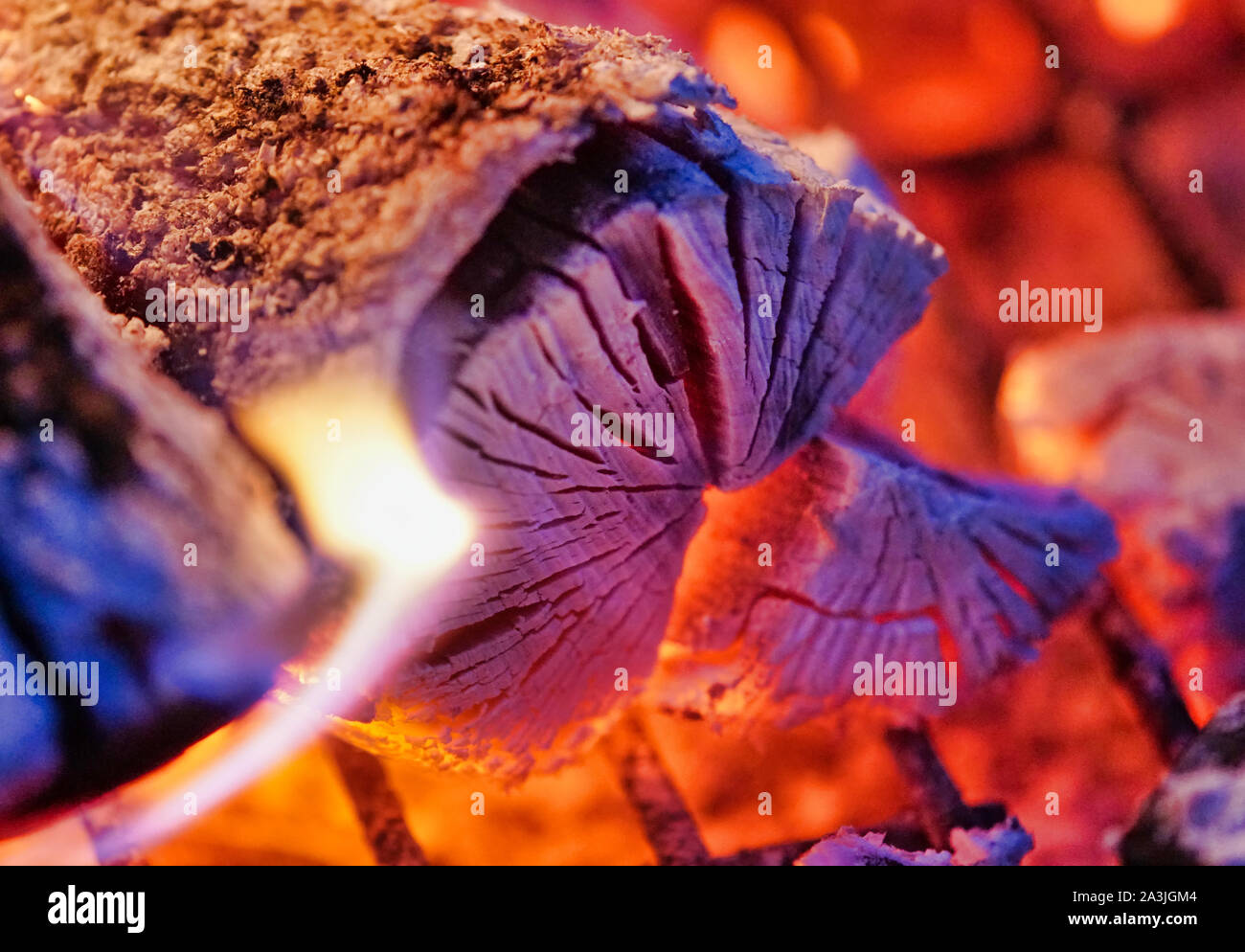 wood hot coals Stock Photo Alamy