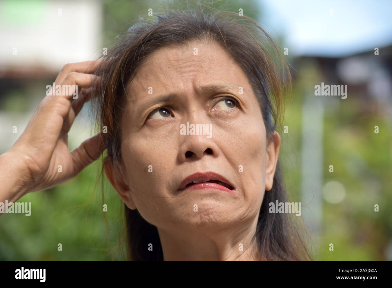 Old asian woman hi-res stock photography and images - Alamy