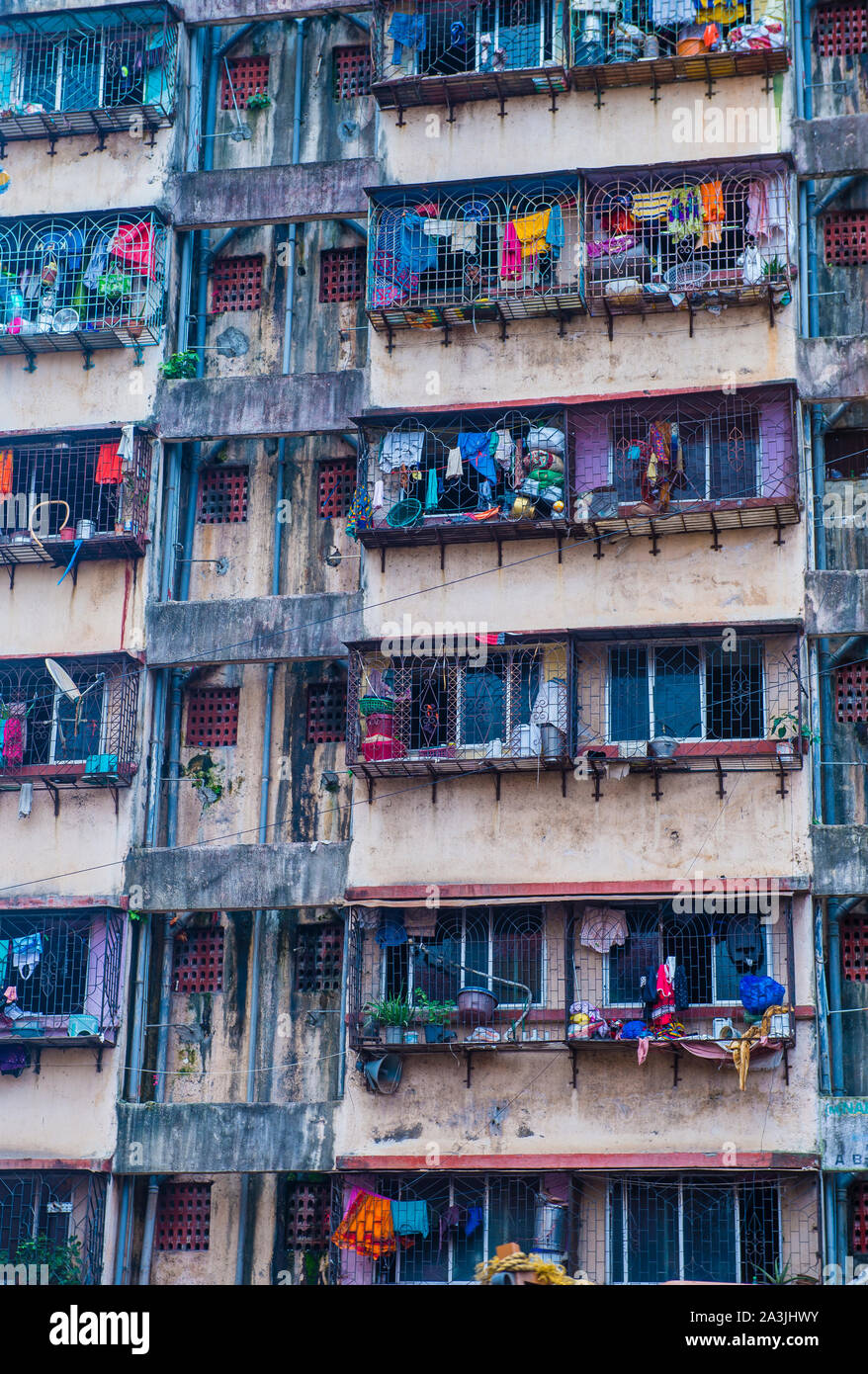 Building in Dharavi neighbourhood in Mumbai , India Stock Photo