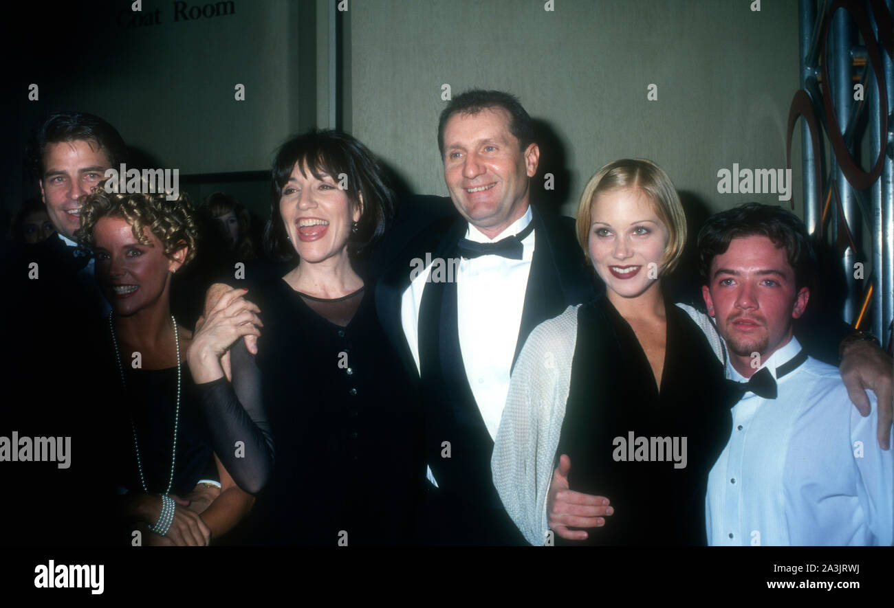 Los Angeles, California, USA 28th January 1995 (L-R) Actor Ted McGinley, actress Amanda Bearse, actress Katey Sagal, actor Ed O'Neill, actress Christina Applegate and actor David Faustino attend Married With Children 200th Episode Event on January 28, 1995 in Los Angeles, California, USA. Photo by Barry King/Alamy Stock Photo Stock Photo
