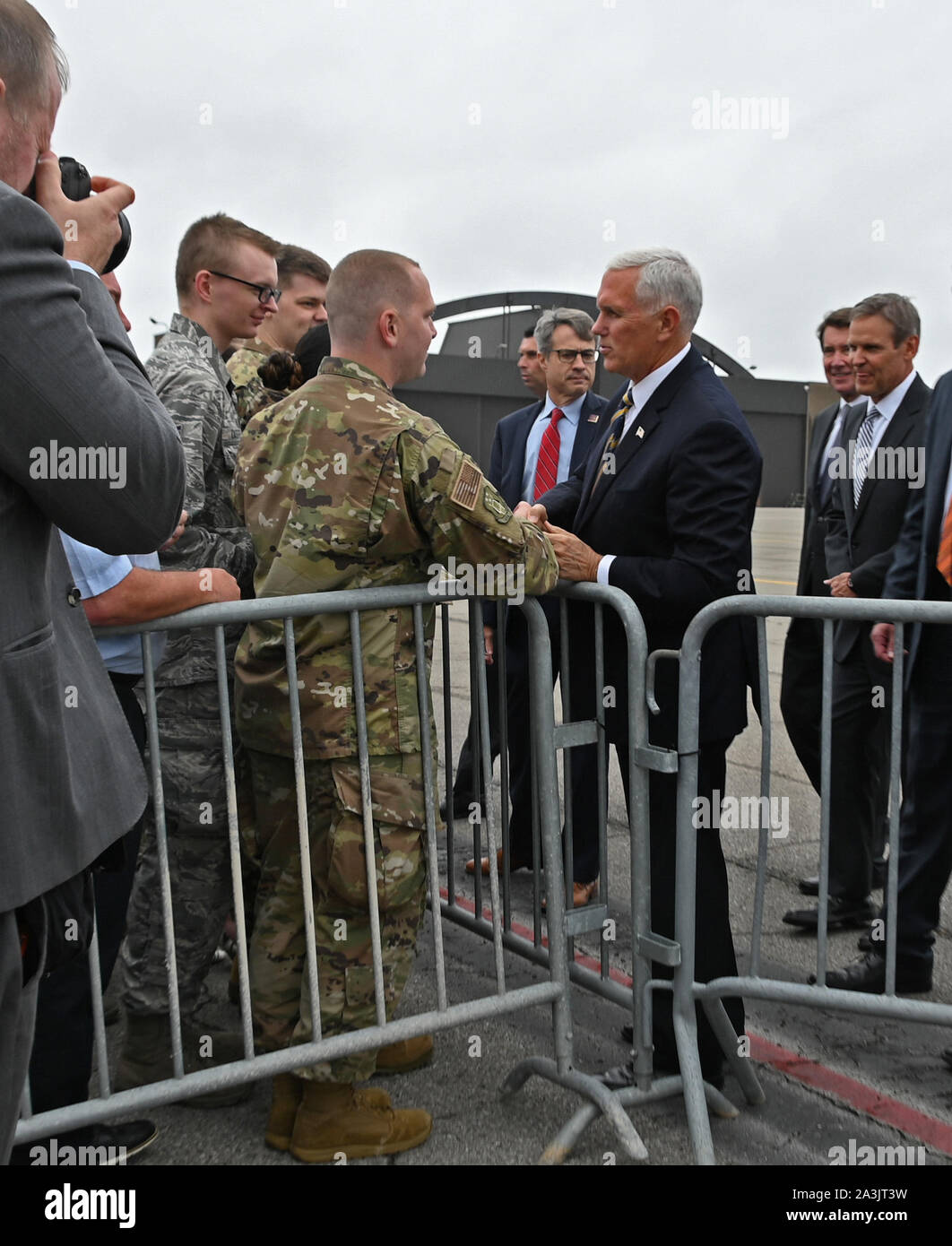 Vice President Mike Pence shakes hands with an Airman Oct. 7, 2019 at Berry Field Air National Guard Base, Nashville, Tenn. Pence briefly visited Berry Field before leaving for several events in the greater Nashville area. (U.S. Air National Guard photo by Staff Sgt. Anthony Agosti) Stock Photo