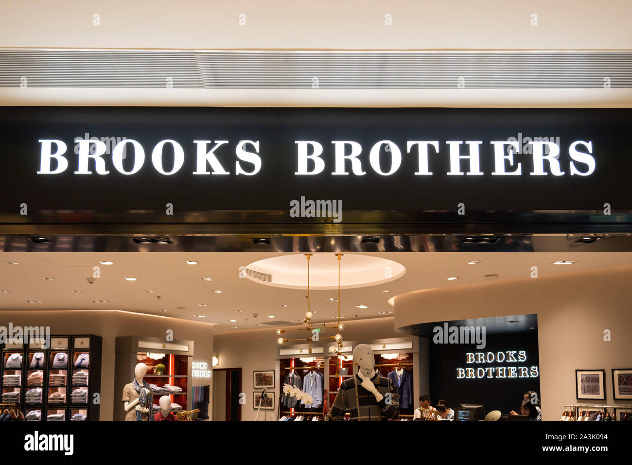 brooks brothers eaton centre