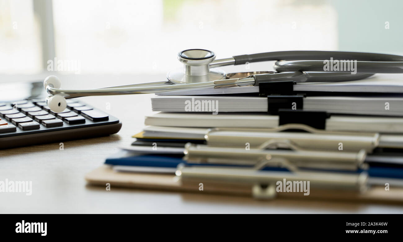 Messy file folder close up hi-res stock photography and images - Alamy