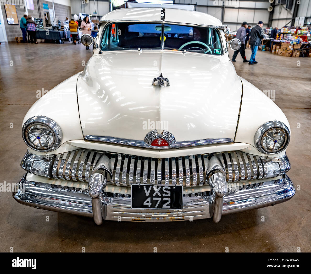 Front On View Of A Mercury Classic And Vintage Car In Pearlescent White On Display At The Annual Newark Truckfest Stock Photo Alamy