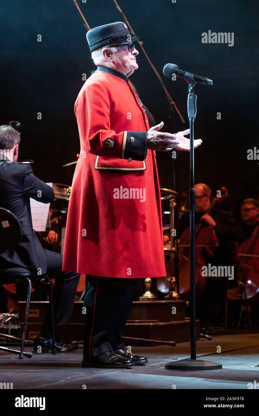 Colin Thackery performs with the Bournemouth Sympathy Orchestra at Classic FM Live at London's Royal Albert Hall. Stock Photo