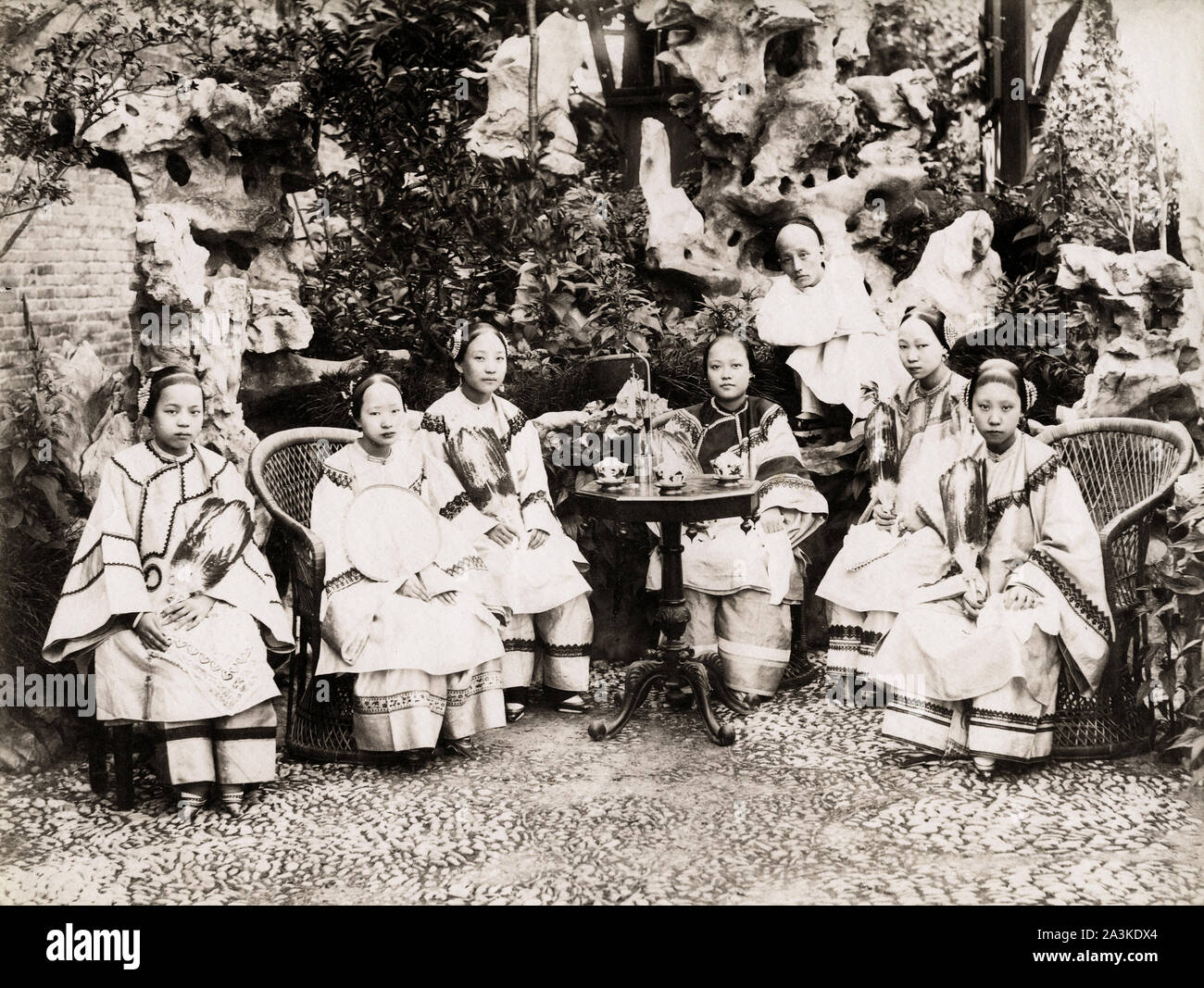 Vintage photo group young people hi res stock photography and images