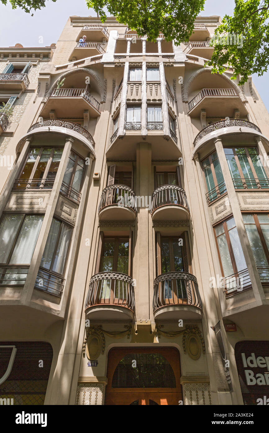 Barcelona; Gran Via de les Corts Catalanes, Hausfassade, Modernisme Stock Photo