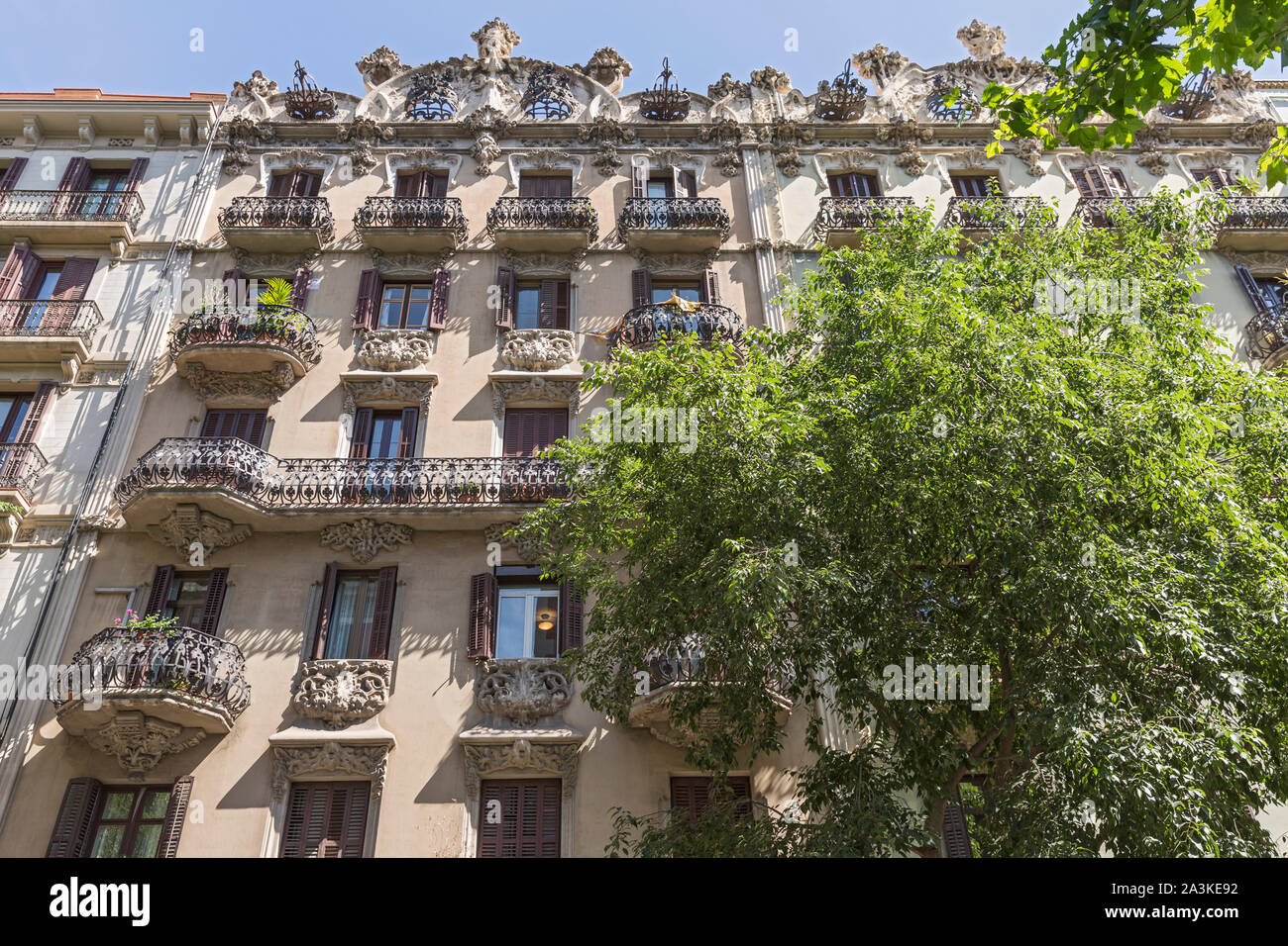 Barcelona; Carrer Diputacio, Hausfassade, Modernisme Stock Photo