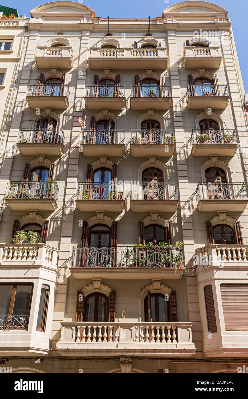 Barcelona; Carrer Rosello, Hausfassade, Modernisme Stock Photo
