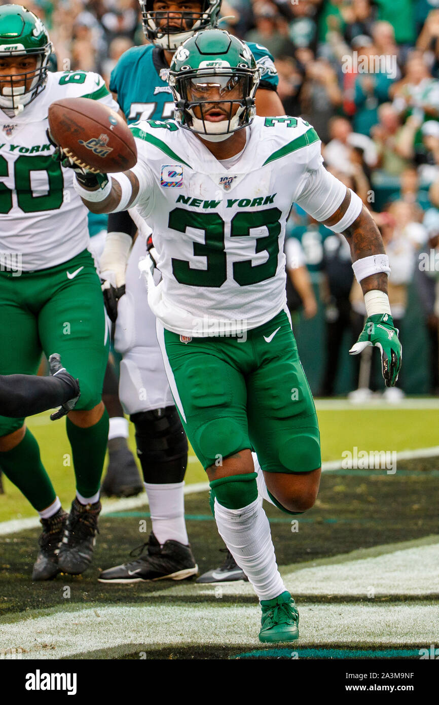 October 8, 2018 - East Rutherford, New Jersey, U.S. - New York Jets strong  safety Jamal Adams (33) gets the crowd into the game during a NFL game  between the Denver Broncos