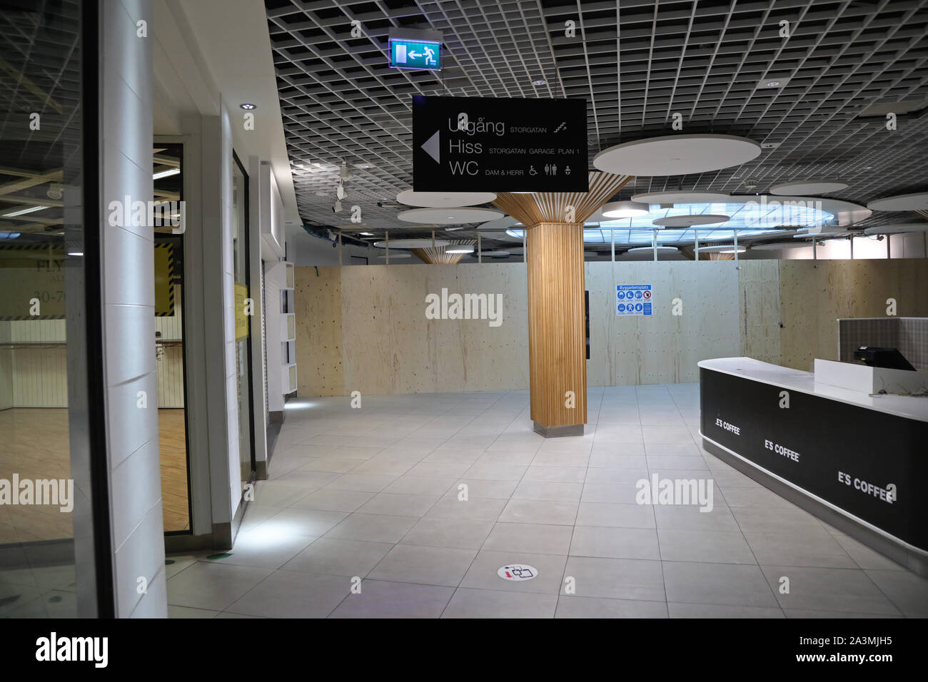 LINKÖPING 20190815En tom galleria i Linköping. Butiker som upphört ...