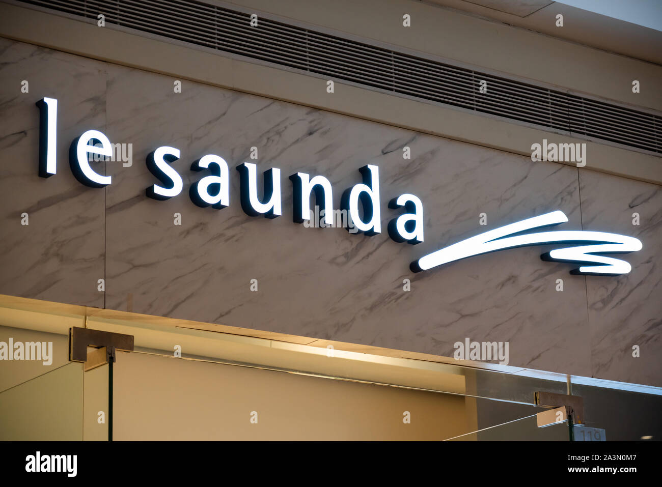 le saunda shoes price