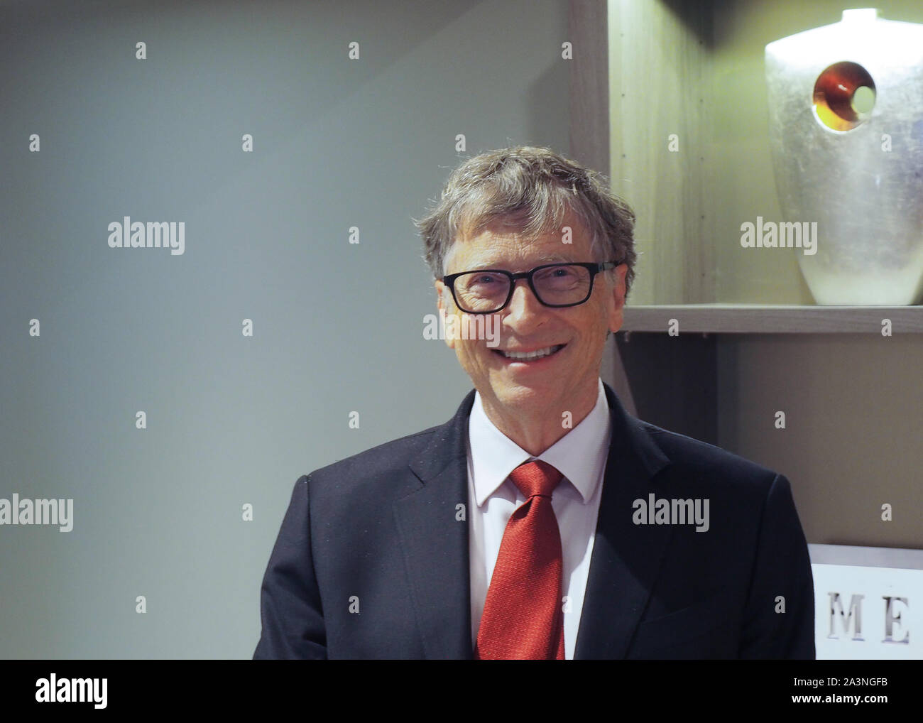 Lyon, France. 09th Oct, 2019. 09 October 2019, France (France), Lyon: US billionaire Bill Gates in a hotel in Lyon on the fringes of the Global Fund Donor Conference to Fight AIDS, Tuberculosis and Malaria. Photo: Christian Böhmer/dpa Credit: dpa picture alliance/Alamy Live News Stock Photo