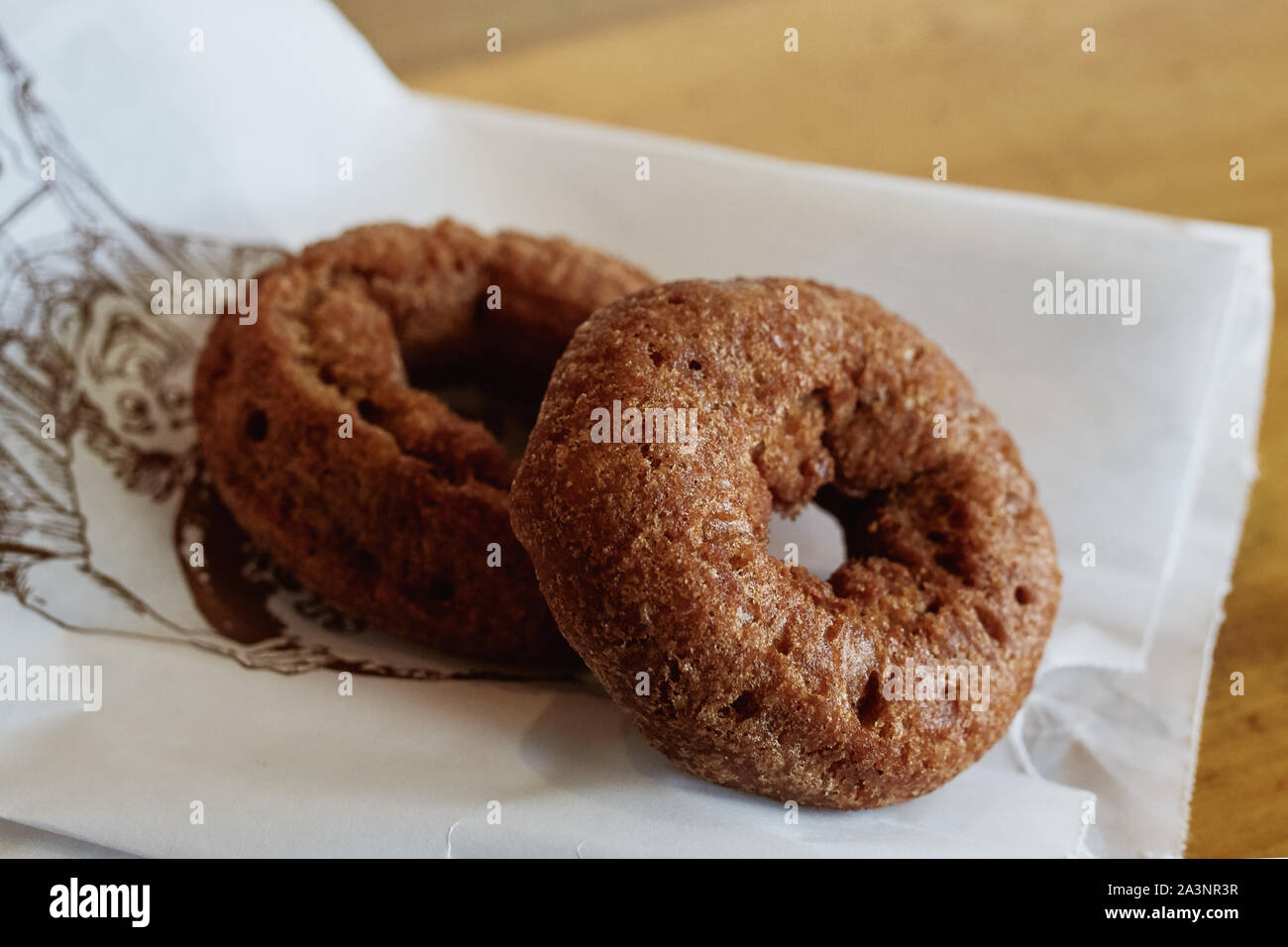 Apple cider donuts and apple cider hires stock photography and images Alamy