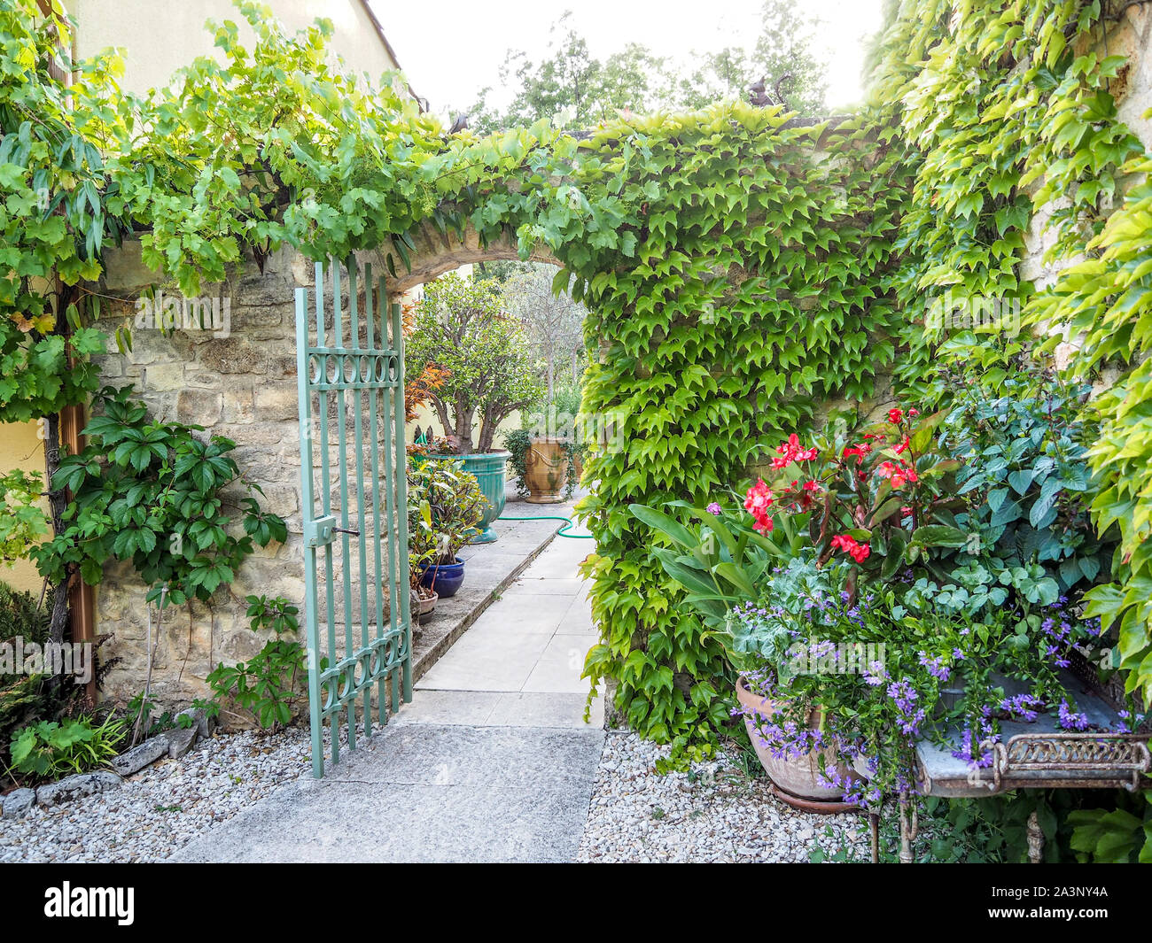 colorful-doorways-and-arches-of-provence-stock-photo-alamy