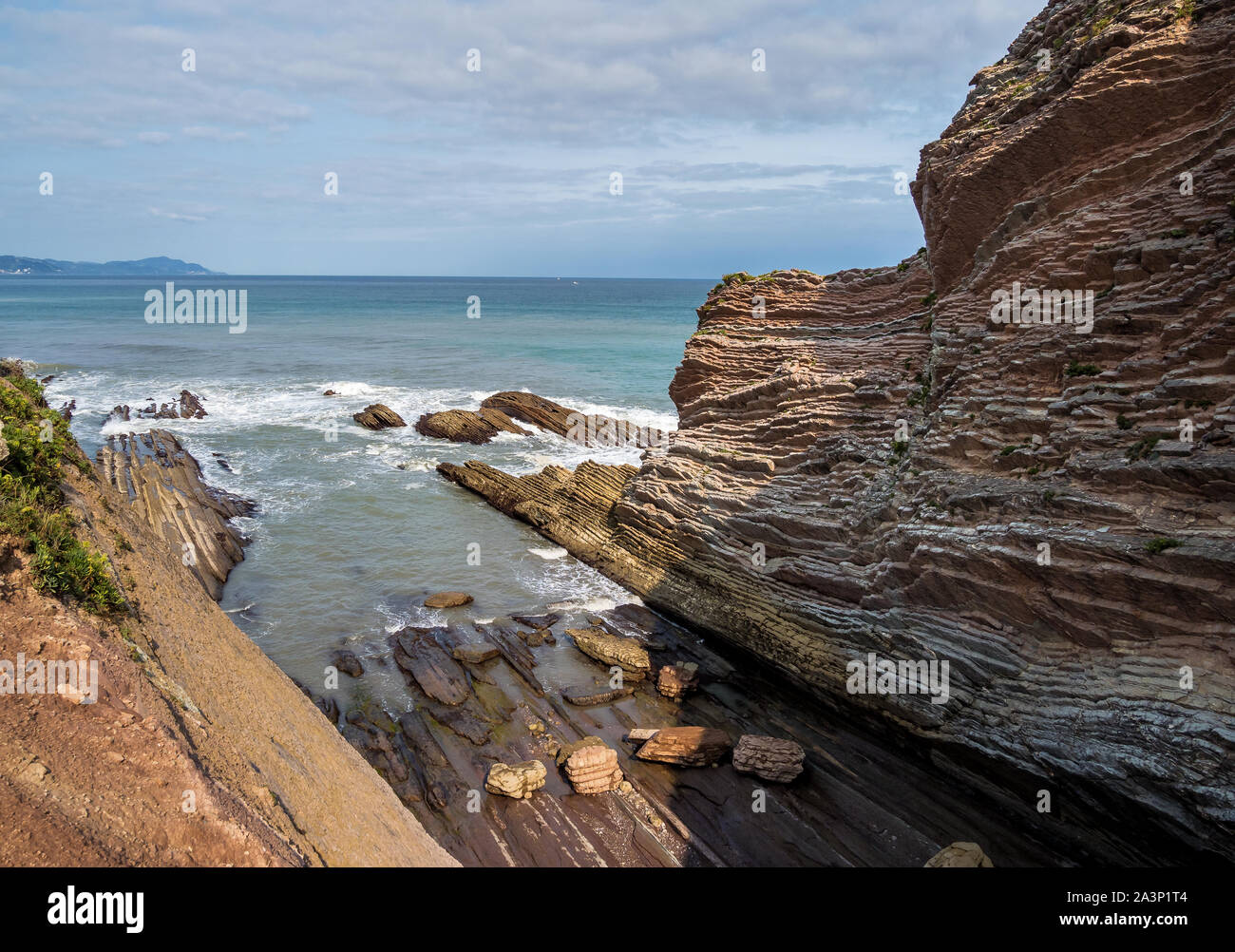 Acantilado flysch hi-res stock photography and images - Alamy