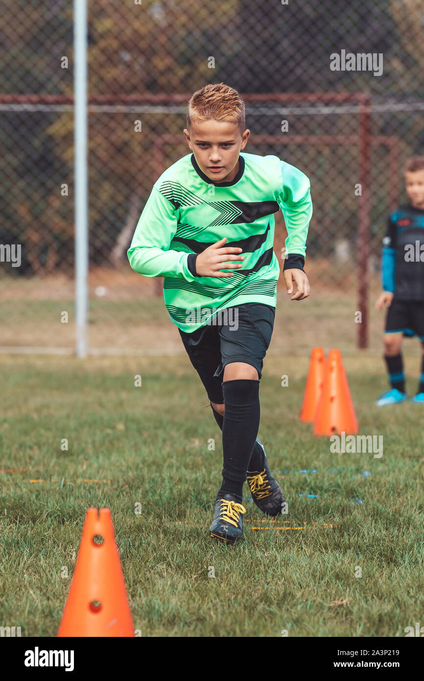 Soccer Drills The Slalom Drill. Youth soccer practice drills. Young