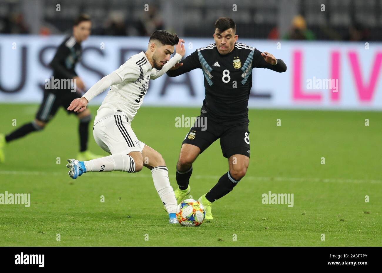 Dortmund, Germany. 09th Oct, 2019. firo: 09.10.2019 Football, 2019/2020 Landerspiel: National Team Germany - Argentina Suat Serdar duels versus Marcos Akuna | usage worldwide Credit: dpa/Alamy Live News Stock Photo