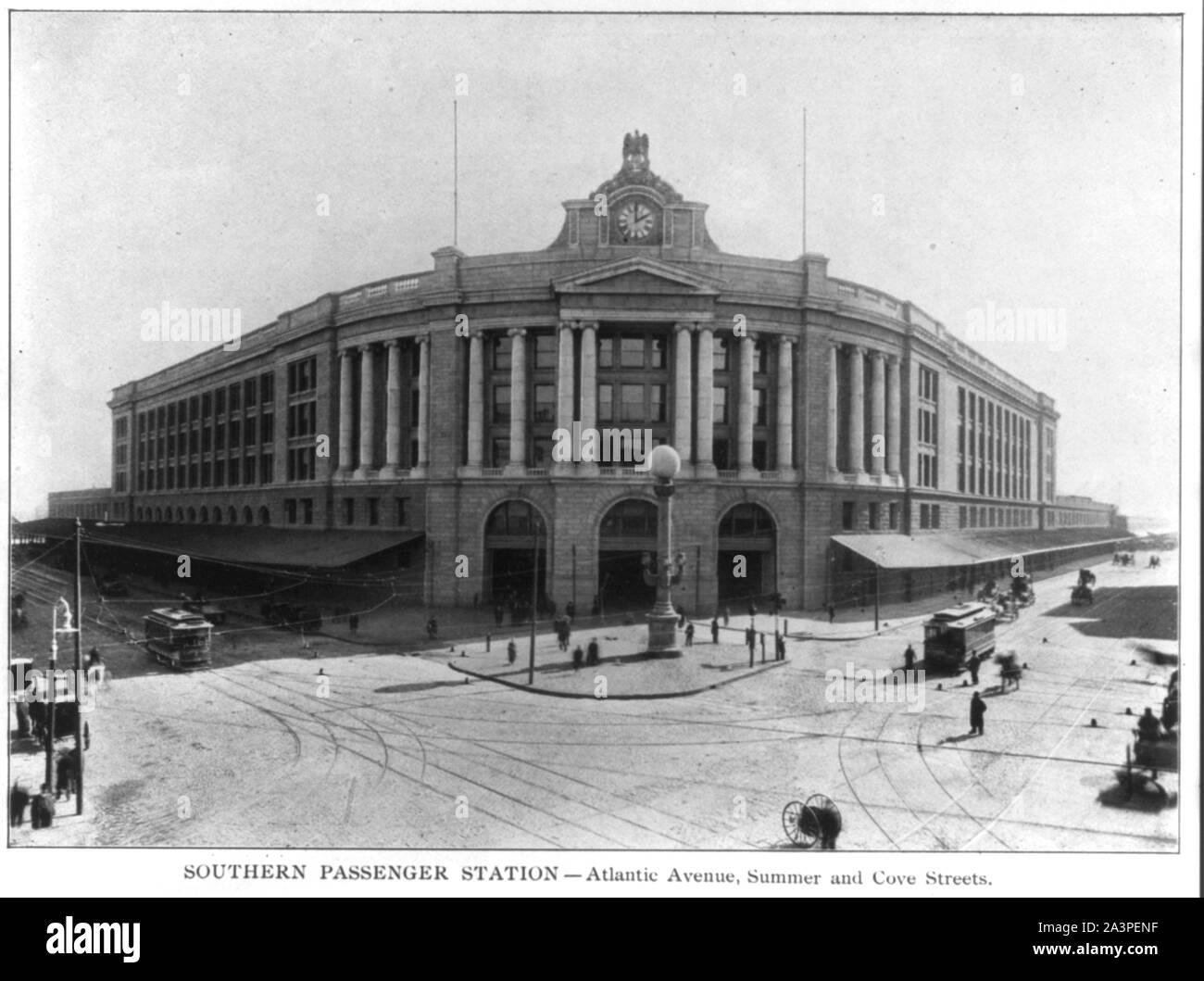 Atlantic avenue station Black and White Stock Photos & Images - Alamy
