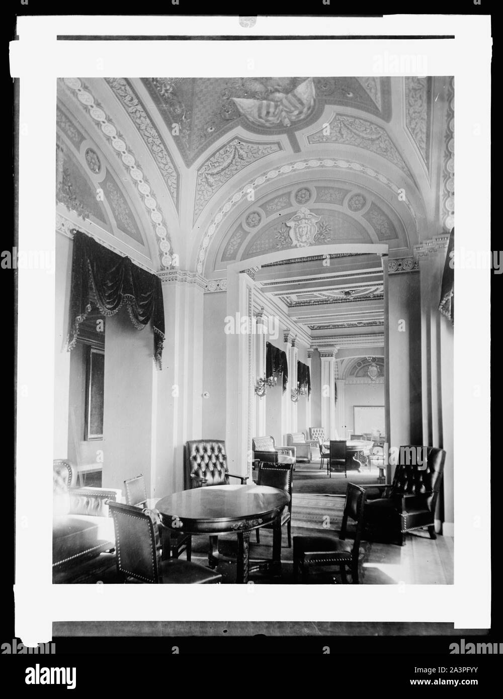 Speakers house Black and White Stock Photos & Images Alamy