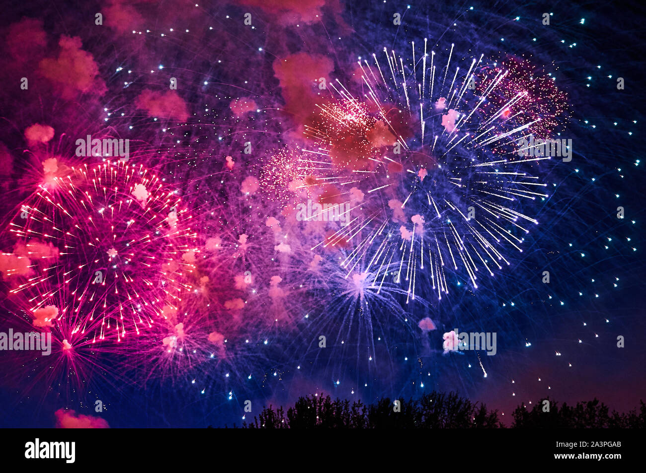 Sky fireworks hires stock photography and images Alamy