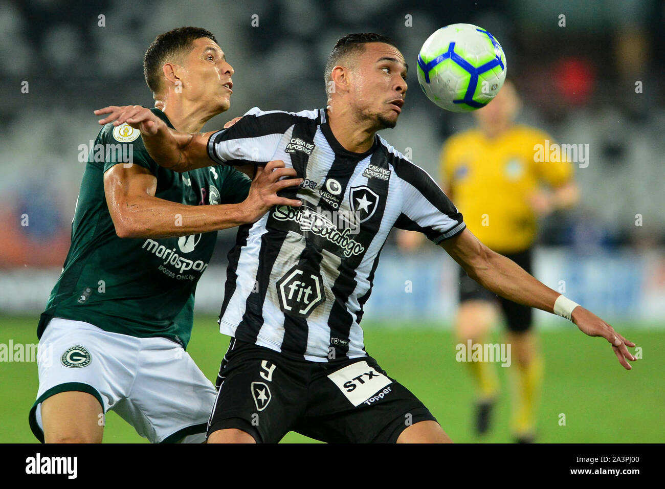 Rio De Janeiro, Brazil. 09th Oct, 2019. Luiz Fernando and L. Barcia during Botafogo vs Goiás, match valid for the 24th round of the Brazilian Championship, held at Nilton Santos Stadium, located in the city of Rio de Janeiro, on Wednesday night (09). Credit: Celso Pupo/FotoArena/Alamy Live News Stock Photo