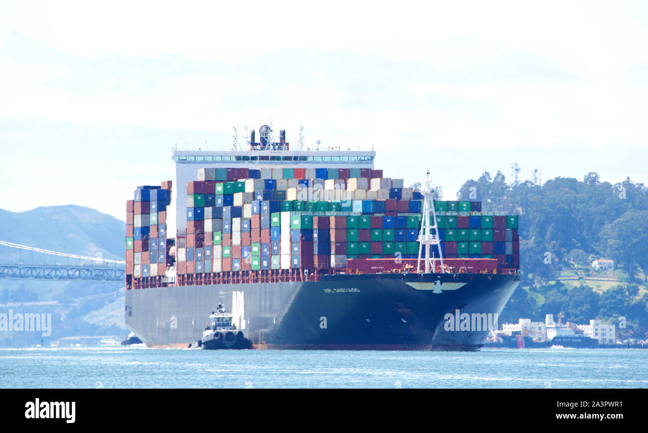 Oakland, CA - May 07, 2019: Cargo Ship APL SANTIAGO entering the Port of Oakland. American President Lines (APL) is the worlds 7th largest container t Stock Photo
