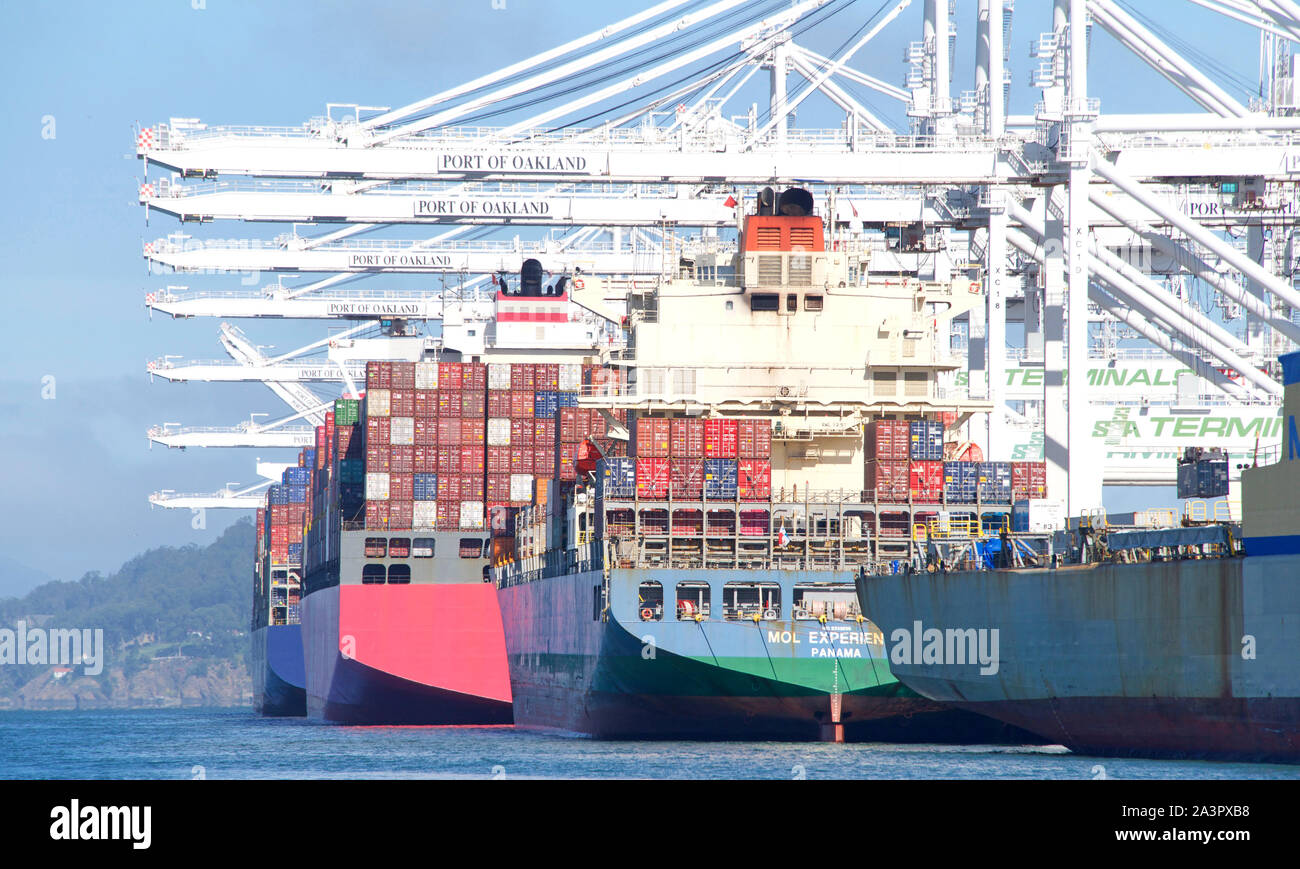 Oakland, CA June 06, 2019 Multiple cargo ships loading at the Port