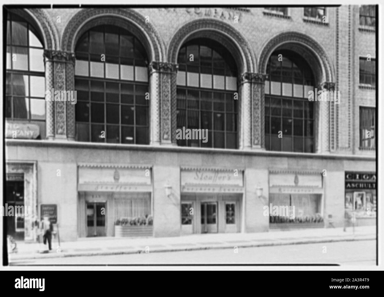 Stouffer's restaurant, E. 42nd St., New York City Stock Photo - Alamy