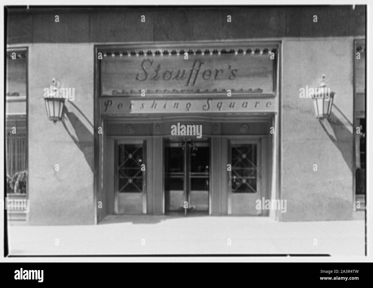 Stouffer's restaurant, E. 42nd St., New York City Stock Photo - Alamy